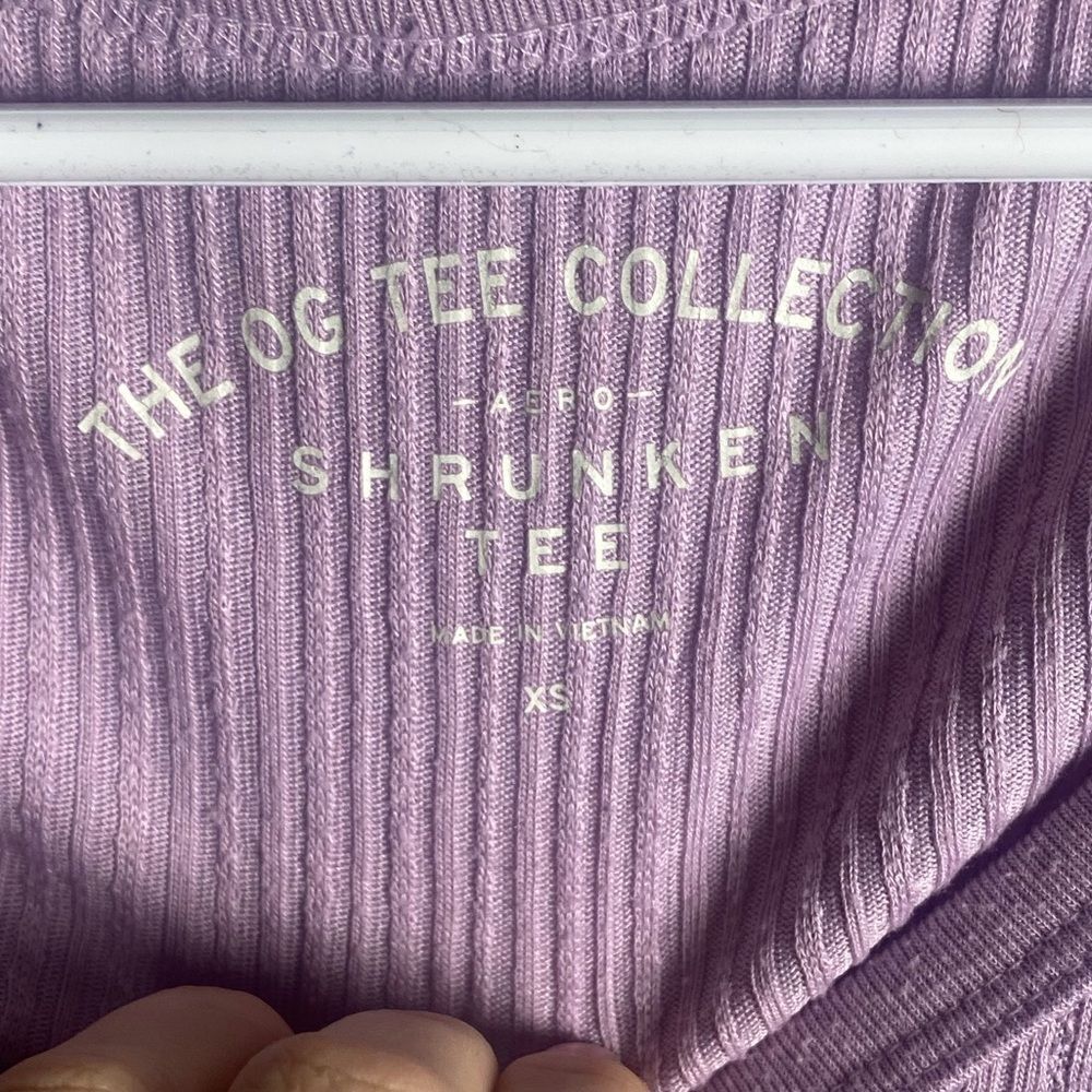 Aero Lavender Ribbed Button Crop Top - Picture 2 of 3